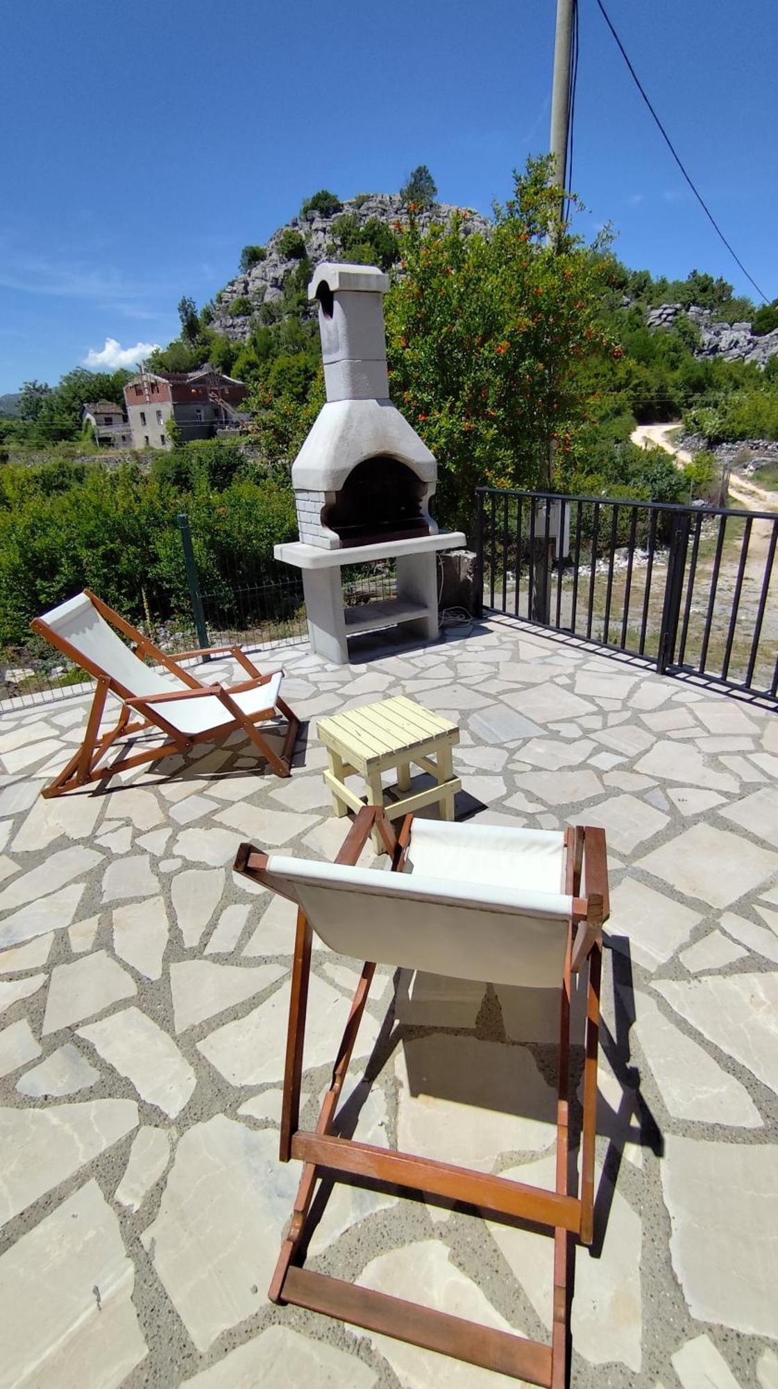 Апартаменти Bobija Village Skadar